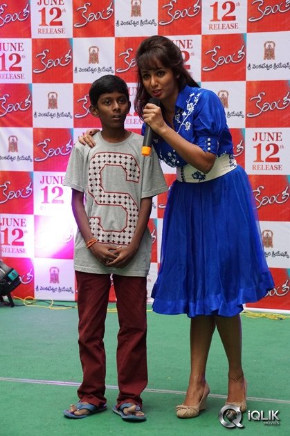 Kerintha-Movie-Team-at-Manjeera-Mall-Kukatpally